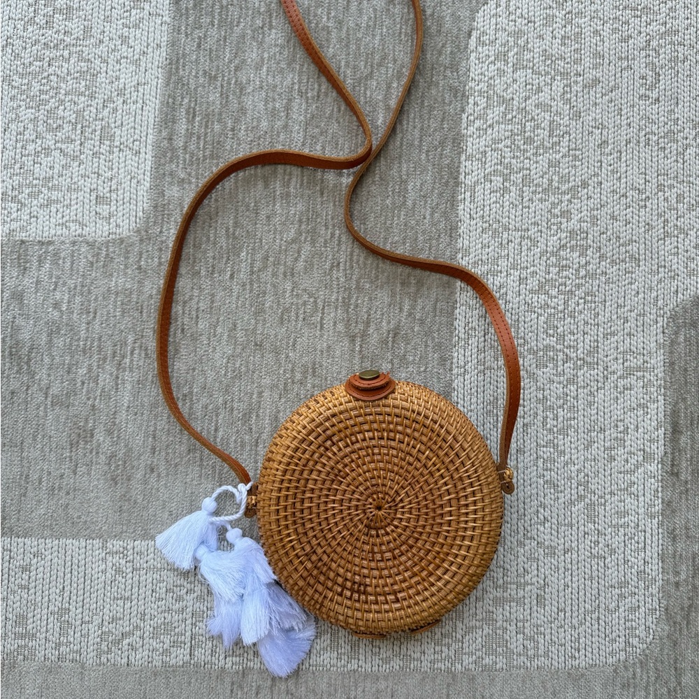 Chic Round Woven Brown Crossbody Bag